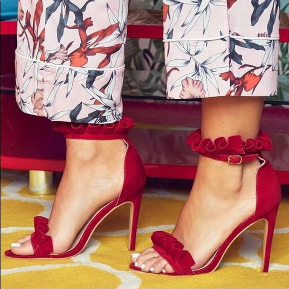 Red velvet strap heel - Picture 4 of 4